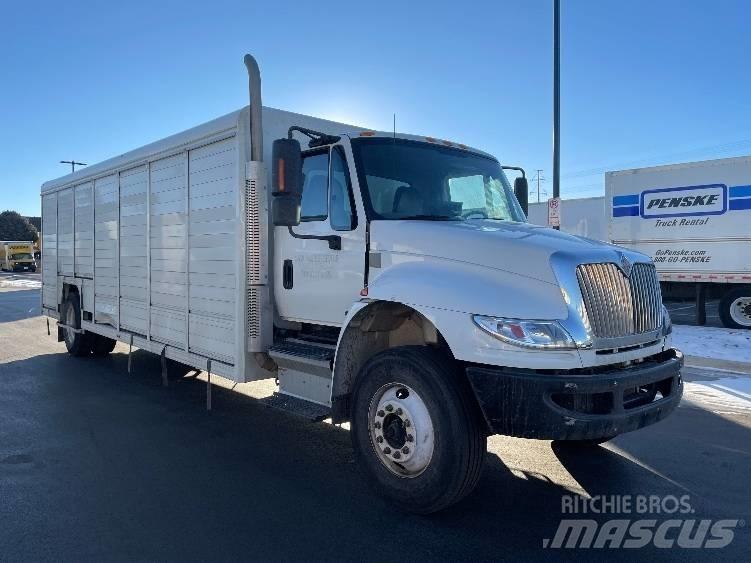 International 4300 Lastbilar för dryckesleveranser