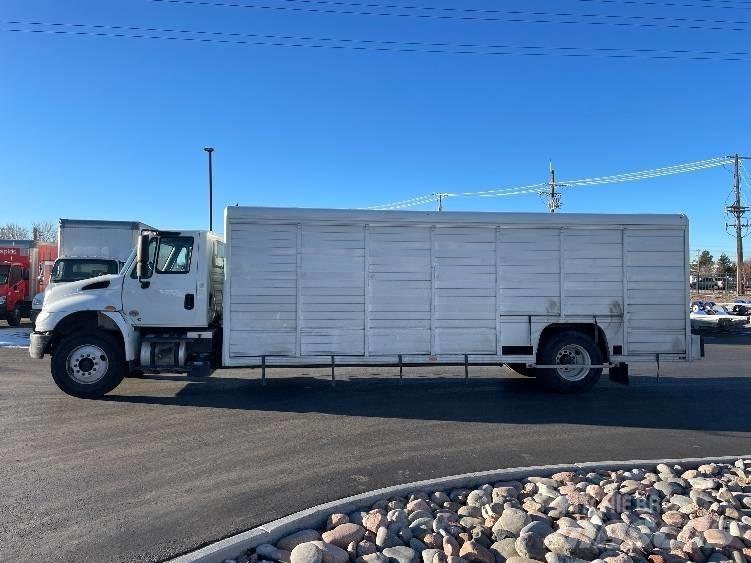 International 4300 Lastbilar för dryckesleveranser