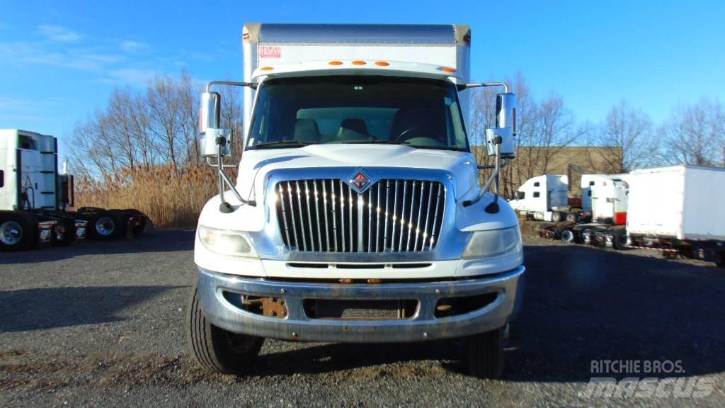 International 4300 Skåpbilar