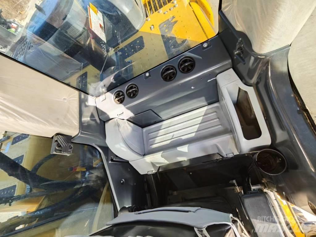 Komatsu PC 240-8 Bandgrävare