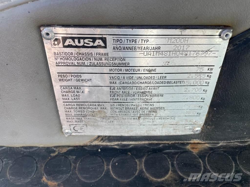 Ausa M200H 4X4 Redskapsbärare