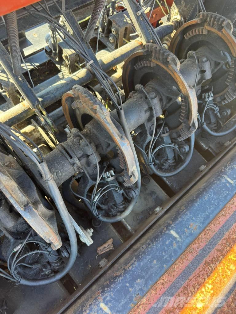 Hesston 4880 Fyrkantspressar