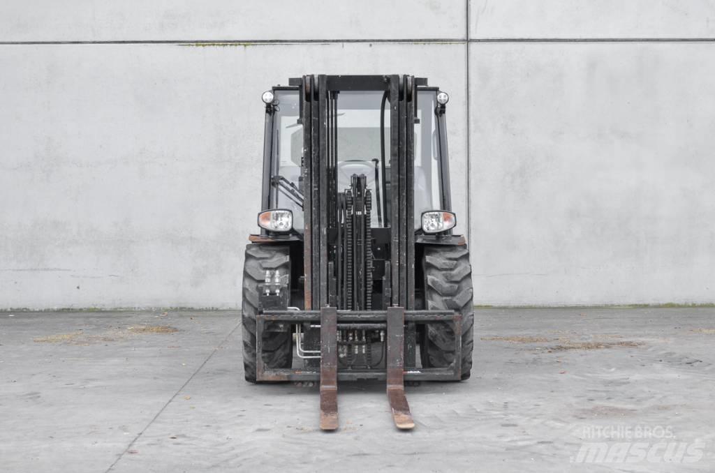 Manitou MC 25-4 D Dieselmotviktstruckar