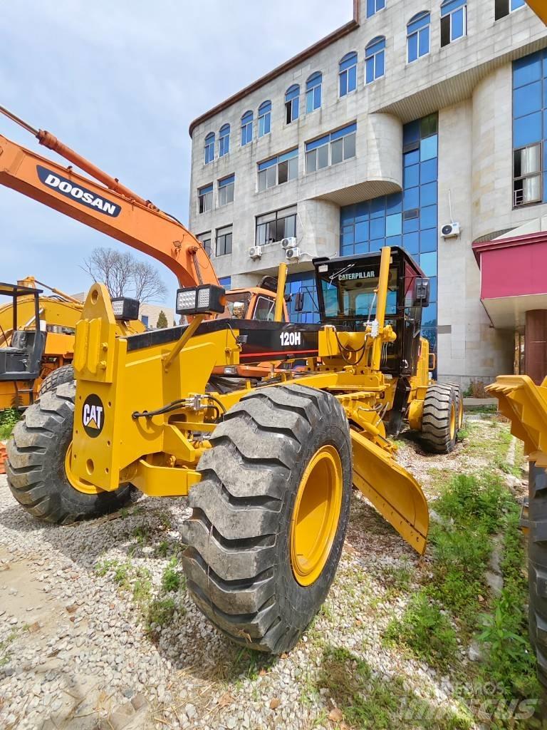 CAT 120 H Väghyvlar