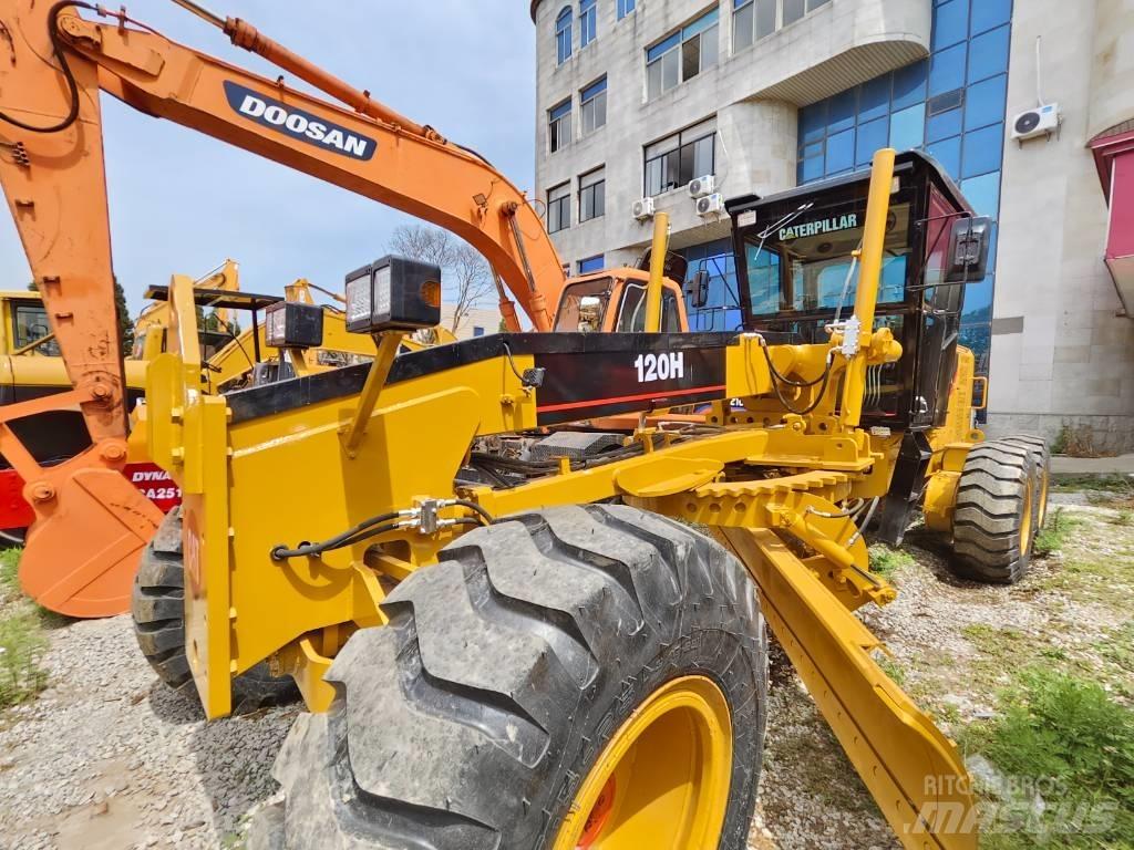 CAT 120 H Väghyvlar