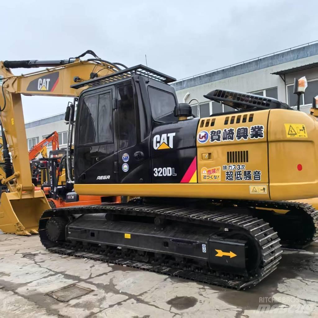 CAT 320 D L Bandgrävare