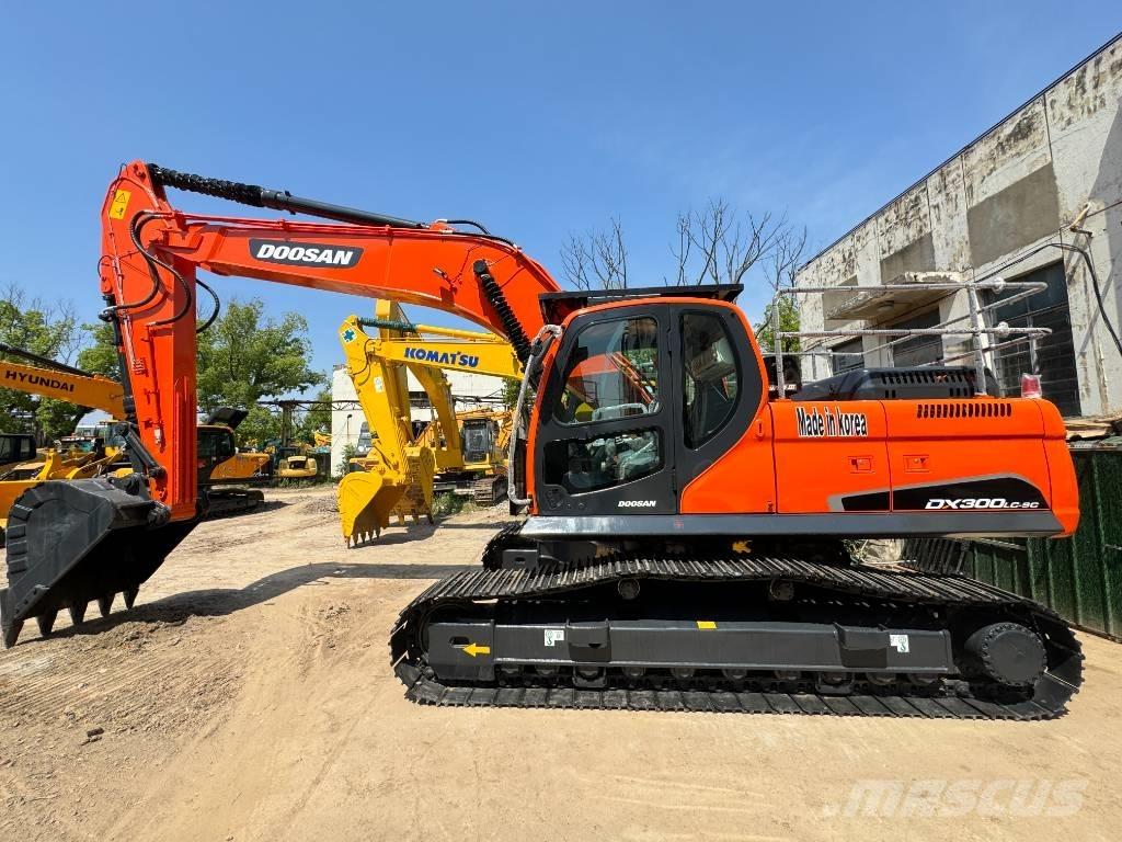 Doosan DX 300 LC-9S Bandgrävare
