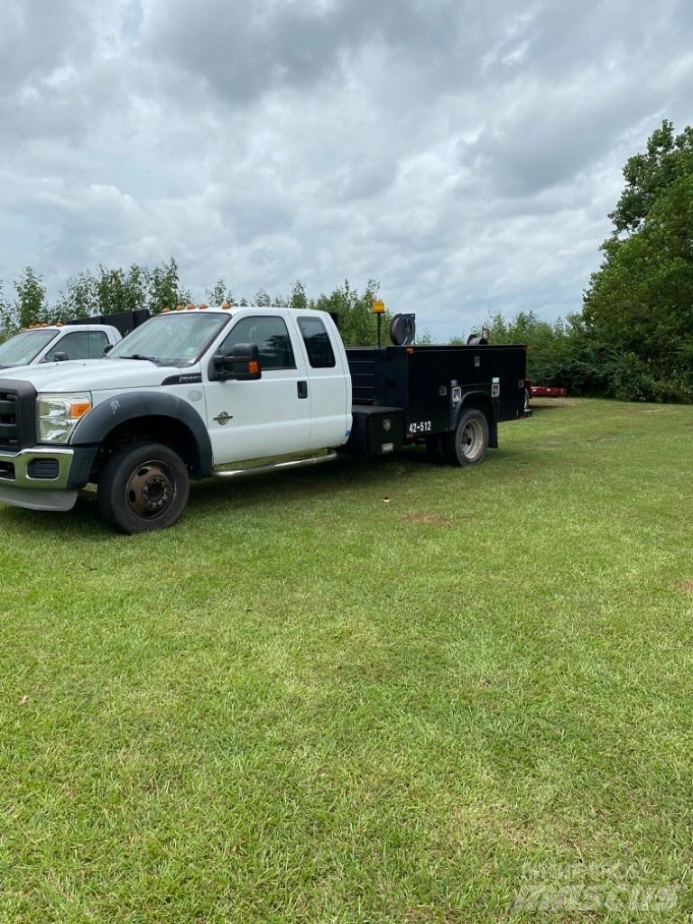Ford F 550 Flakbilar/Pickuper