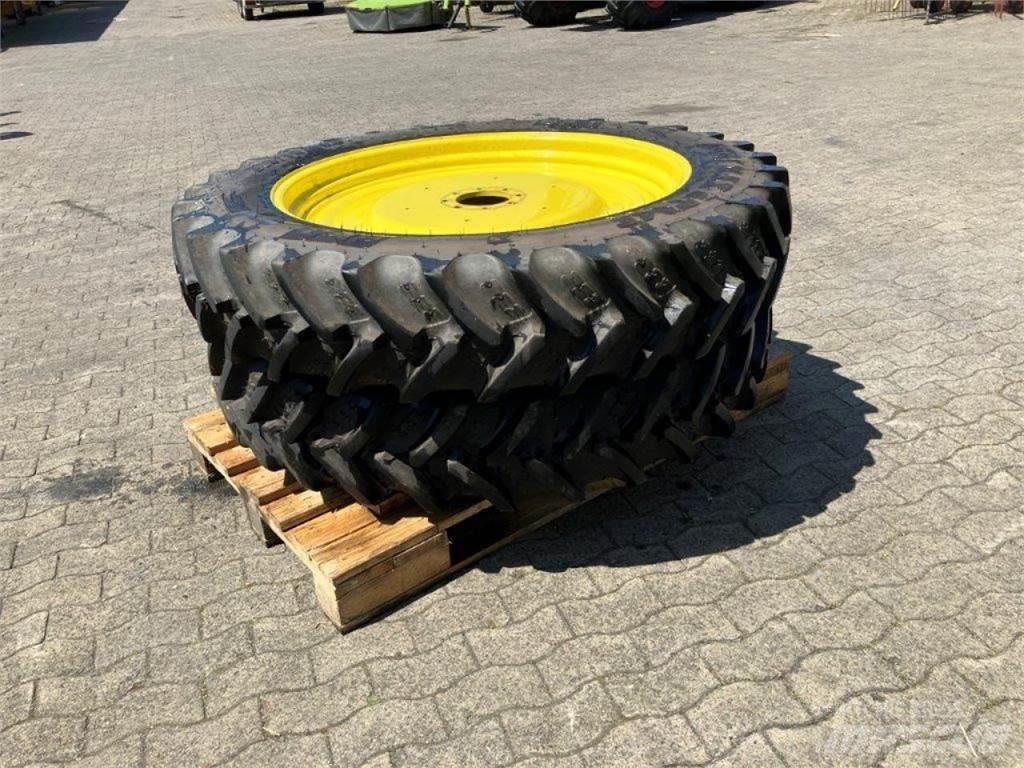BKT 320/90R42 Däck, hjul och fälgar