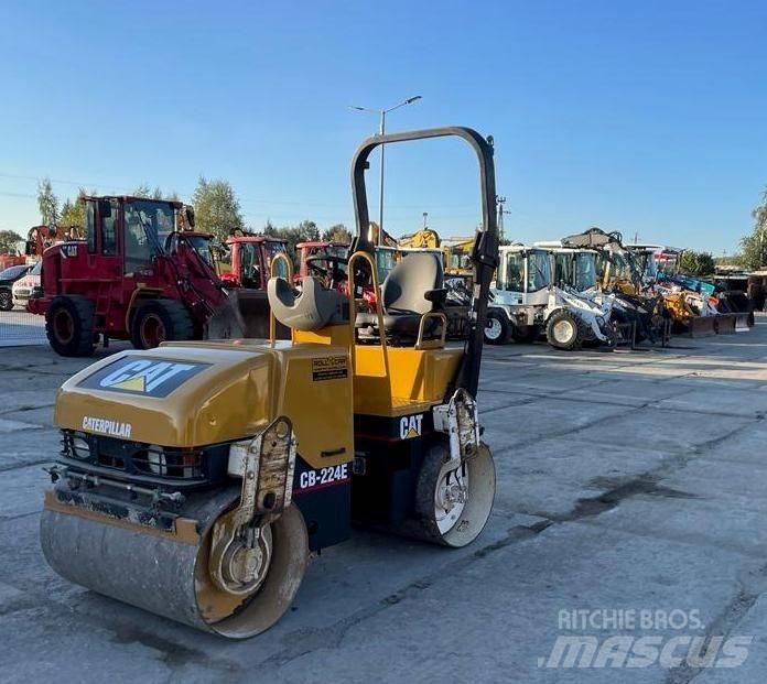 CAT CB 224 E Tvåvalsvältar