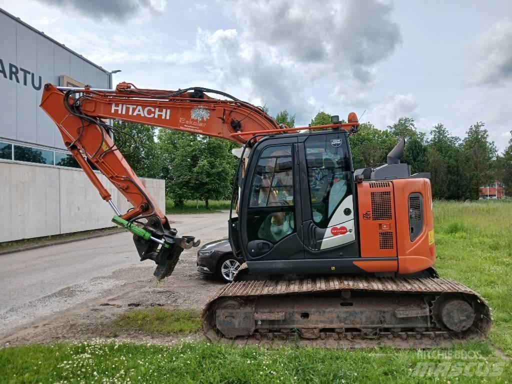 Hitachi ZX 135 US-6 Bandgrävare
