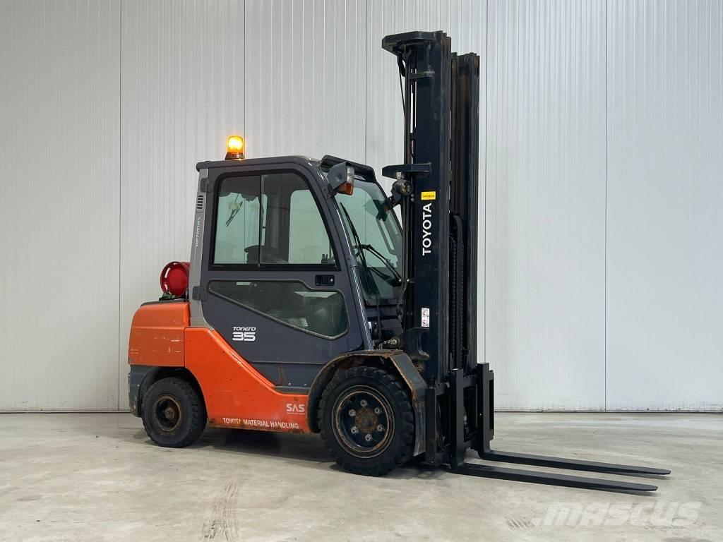 Toyota 02-8FGJF35 Gasolmotviktstruckar