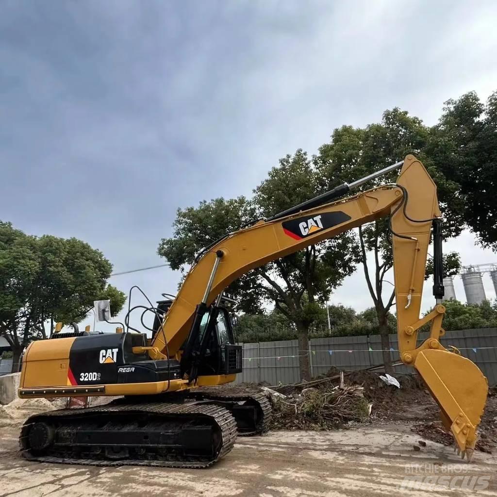 CAT 320 D2 Bandgrävare