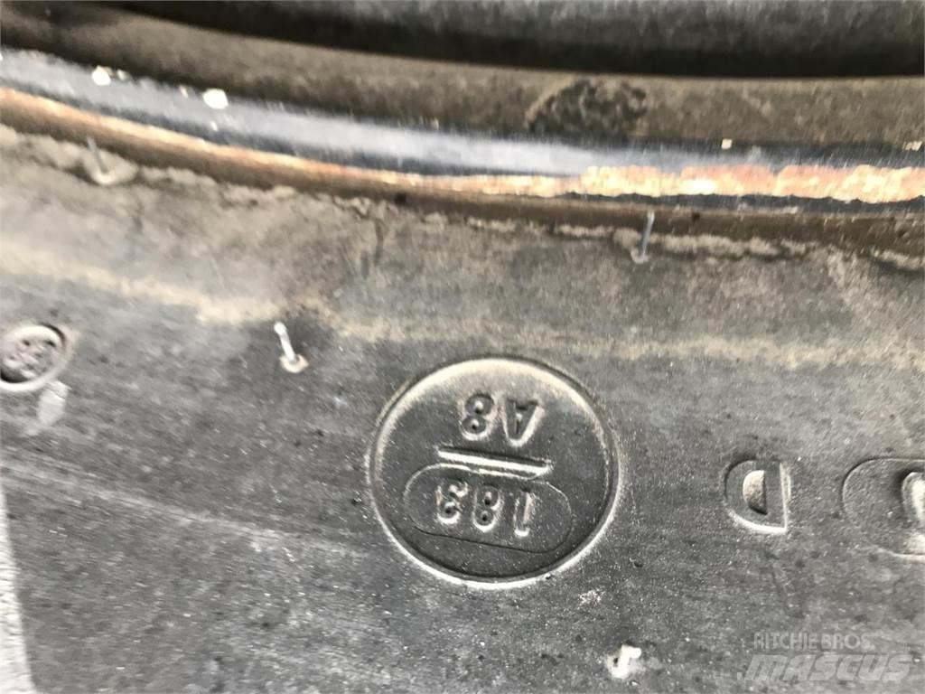 Mitas 680/80R42 Däck, hjul och fälgar