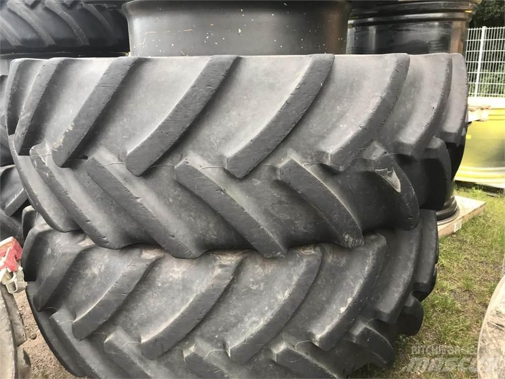 Mitas 680/80R42 Däck, hjul och fälgar