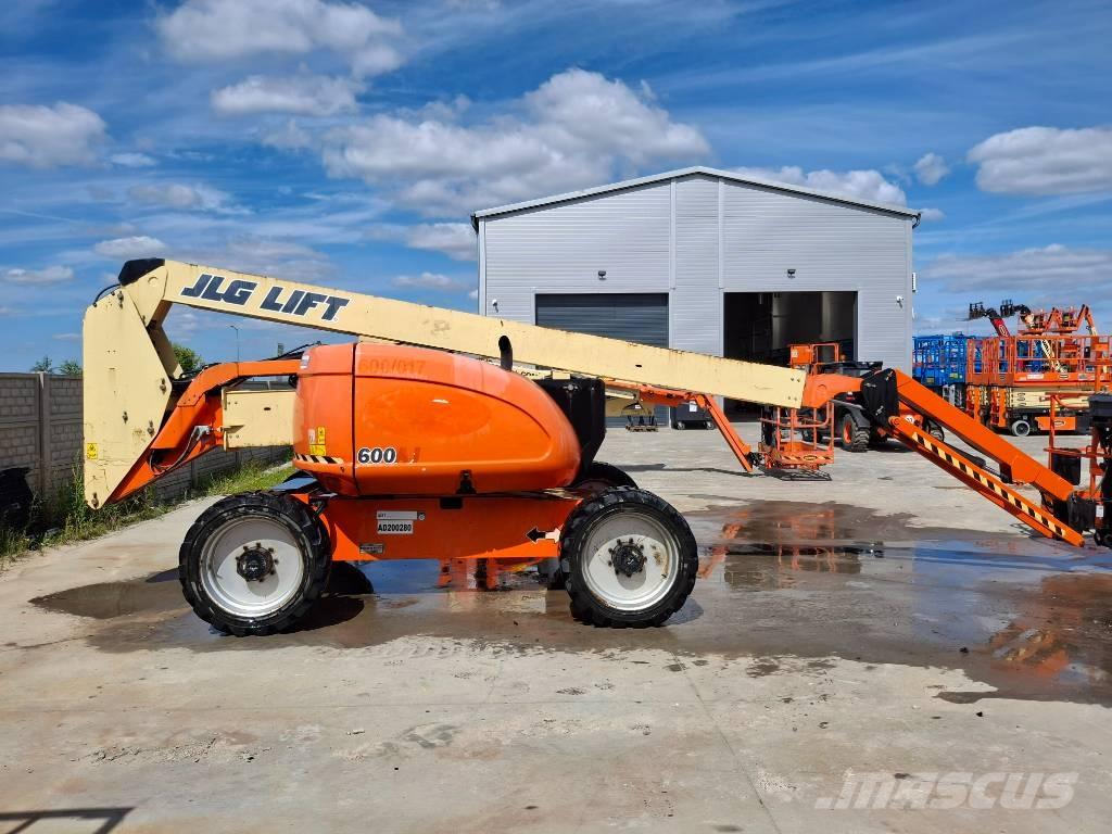 JLG 600AJ Bomliftar