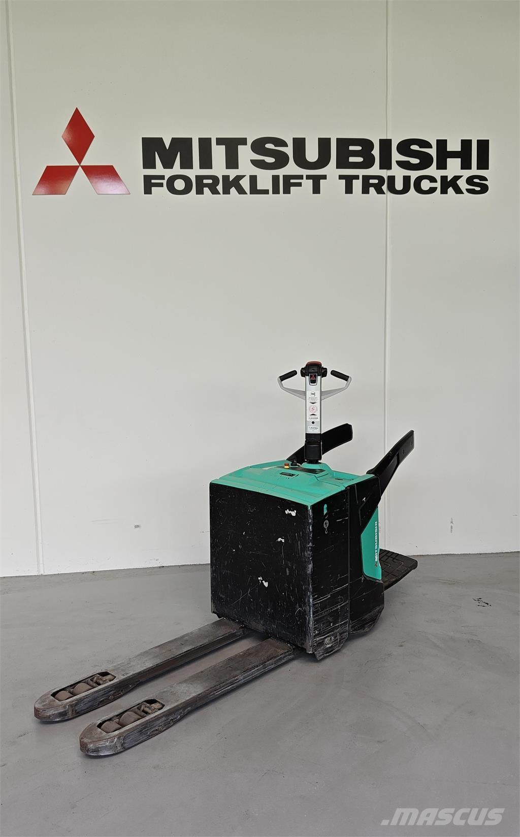 Mitsubishi PBV20N2 Flaktruck