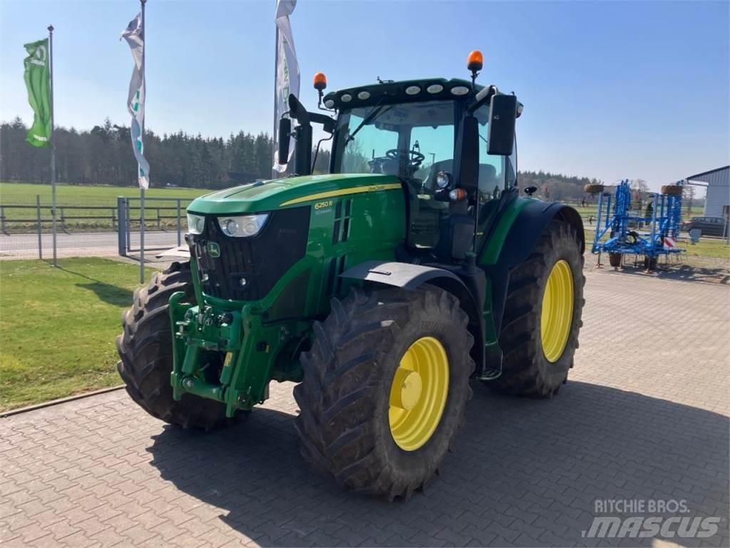 John Deere 6250R Traktorer