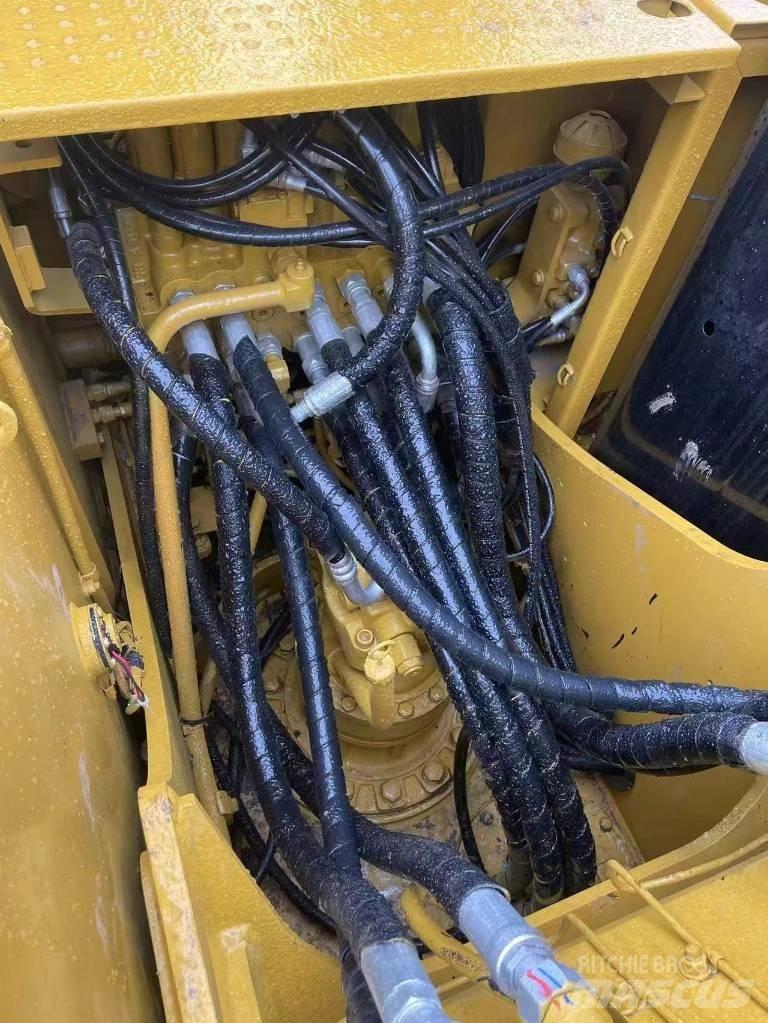 CAT 320 D2 Bandgrävare