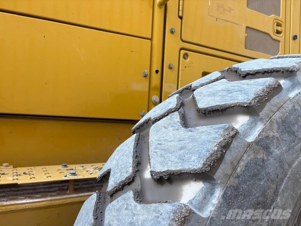 CAT 150 Väghyvlar