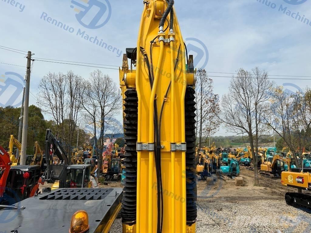 Komatsu PC200-8 Bandgrävare