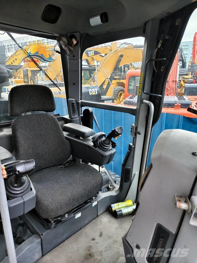 CAT 160 M Väghyvlar