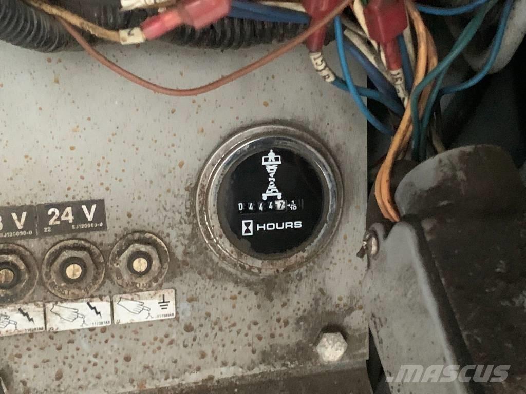 SkyJack SJ 8841 Saxliftar