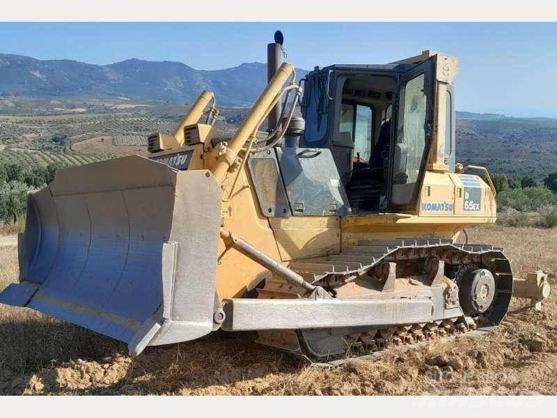 Komatsu D65EX-15 Bandschaktare