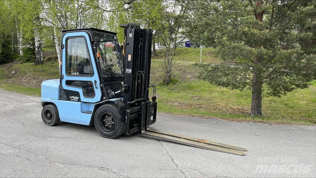 Utilev UT 30 PD Dieselmotviktstruckar