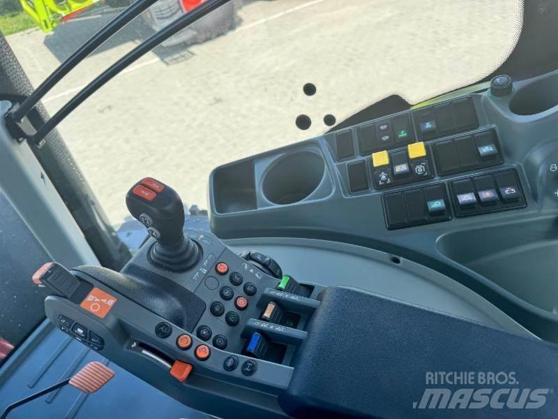 CLAAS AXION 810 Traktorer