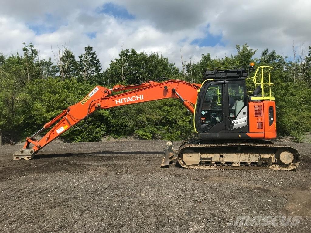 Hitachi ZX 135 US-6 Bandgrävare