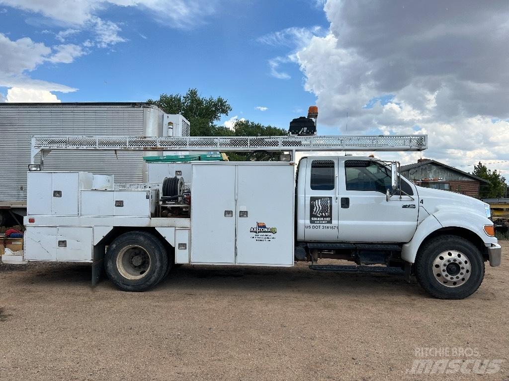 Ford F 750 XL Plogbilar