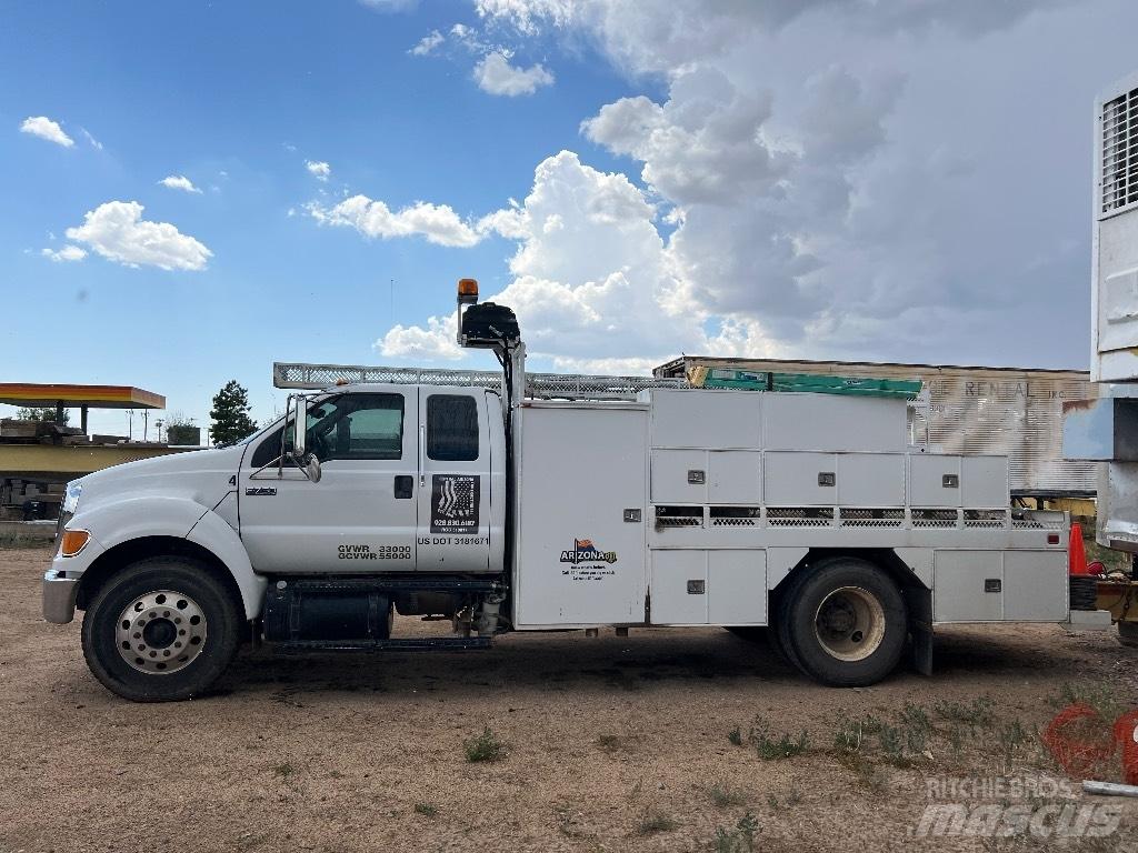 Ford F 750 XL Plogbilar