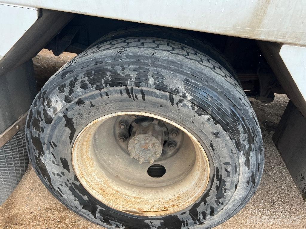 Ford F 750 XL Plogbilar