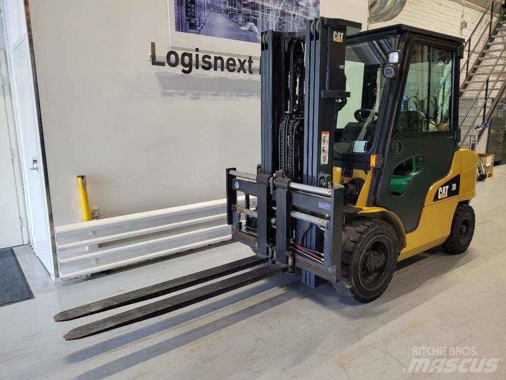 CAT GP 30 N Gasolmotviktstruckar
