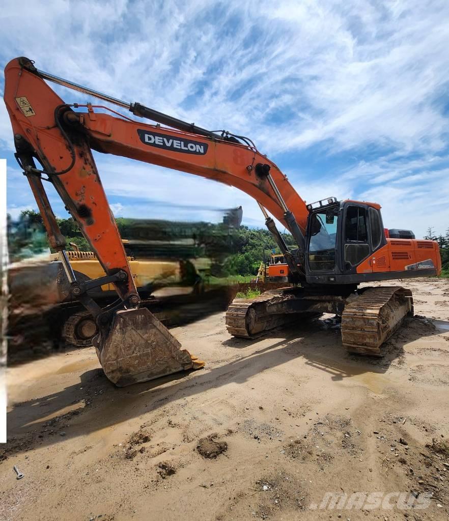 Doosan DX 380 LC-3 Bandgrävare