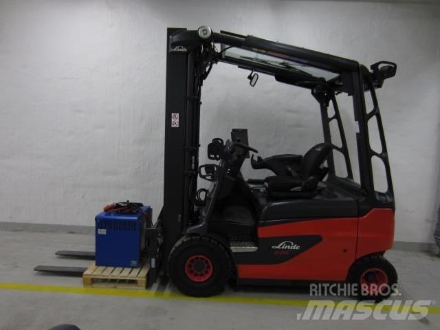 Linde E25R Elmotviktstruckar