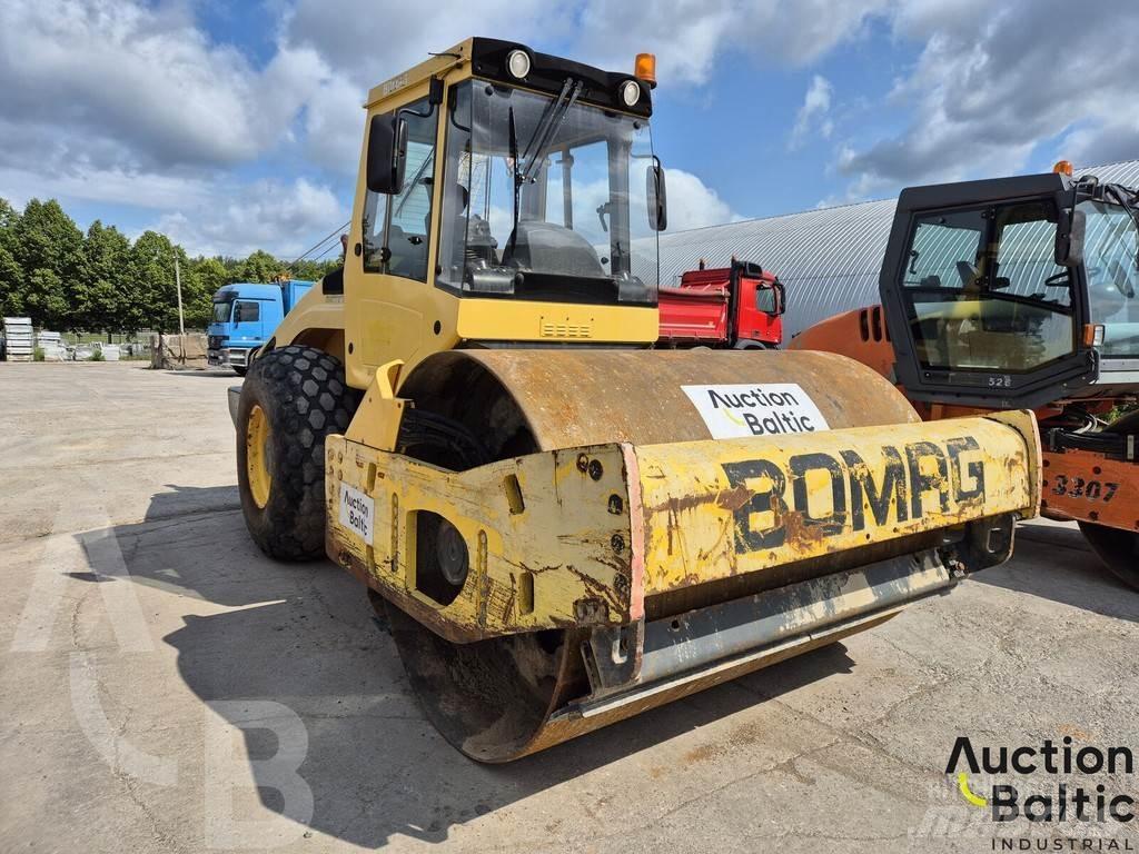 Bomag BW 211 D-4 Envalsvältar
