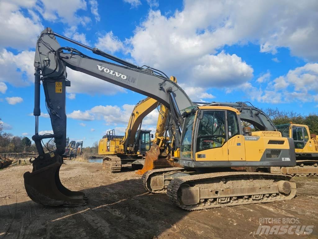 Volvo EC 220 DL Bandgrävare