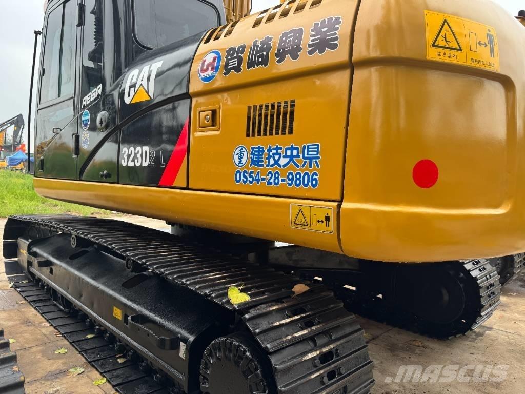 CAT 323D2 Bandgrävare