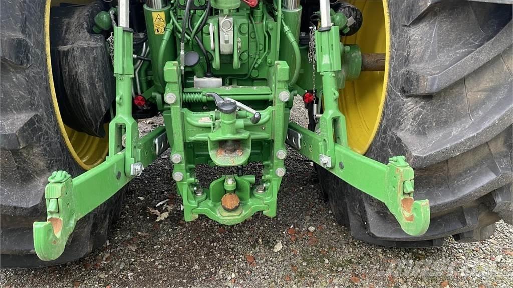 John Deere 6R215 Traktorer