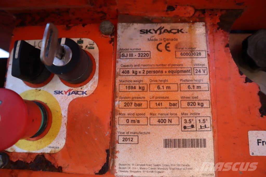 SkyJack SJ III 3220 Saxliftar