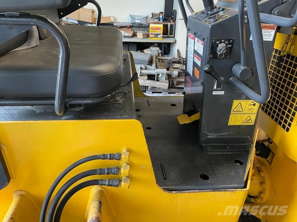 Sakai SW 320-1 Tvåvalsvältar