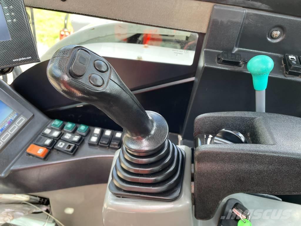 Takeuchi TB 295 W Hjulgrävare