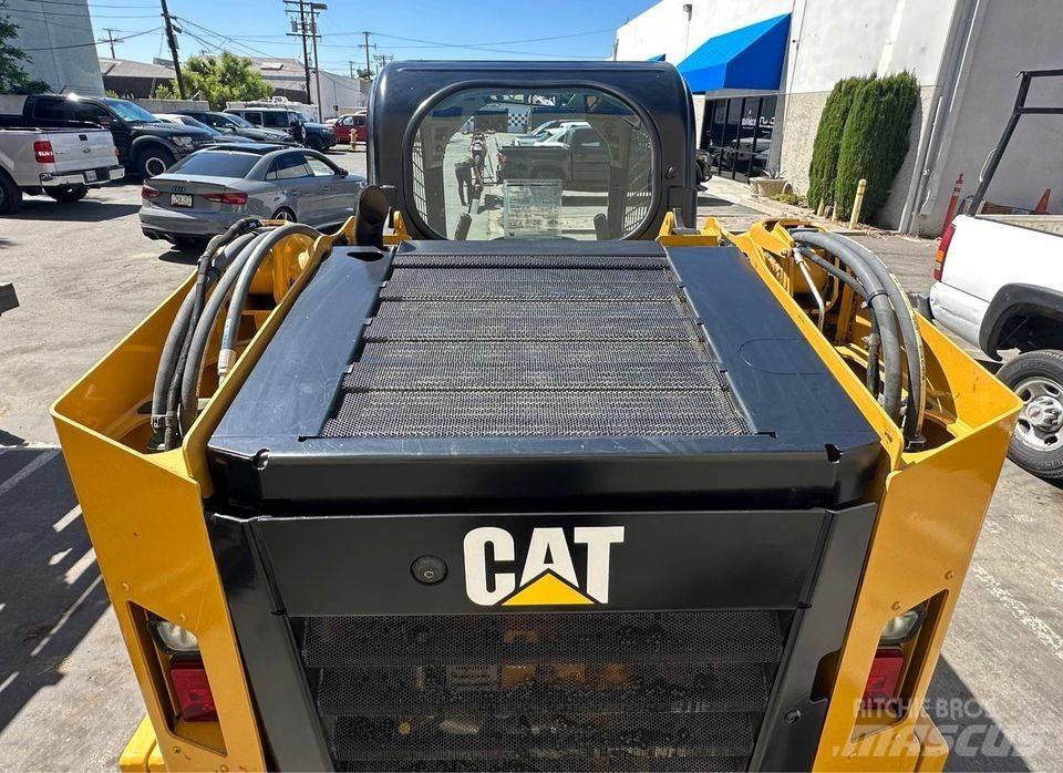 CAT 246 D Kompaktlastare