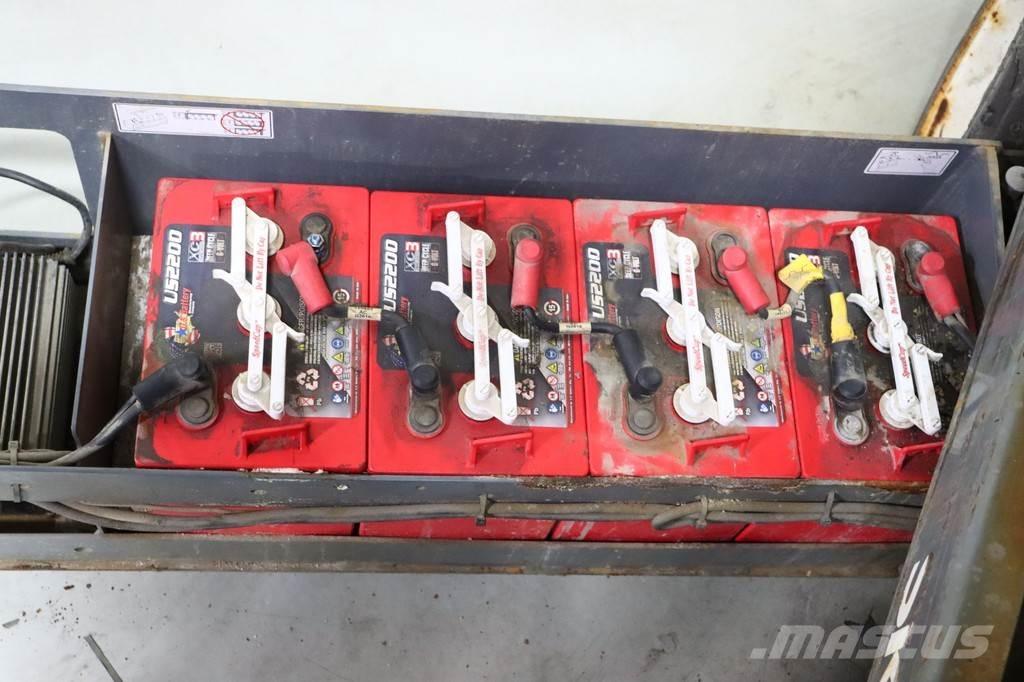 SkyJack SJ III3220 Saxliftar