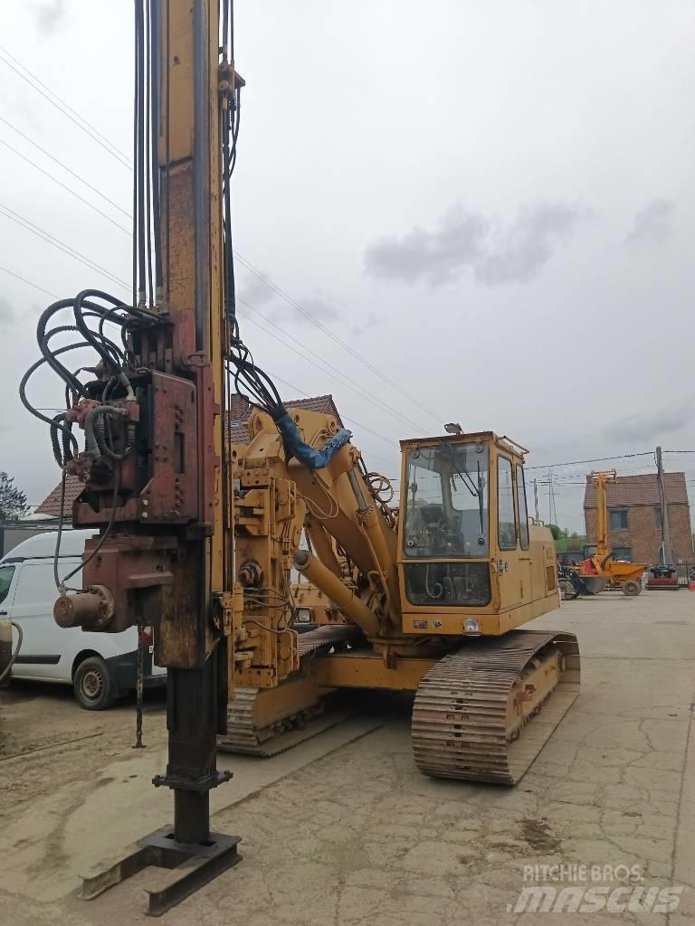 Liebherr R 922 L Bandgrävare