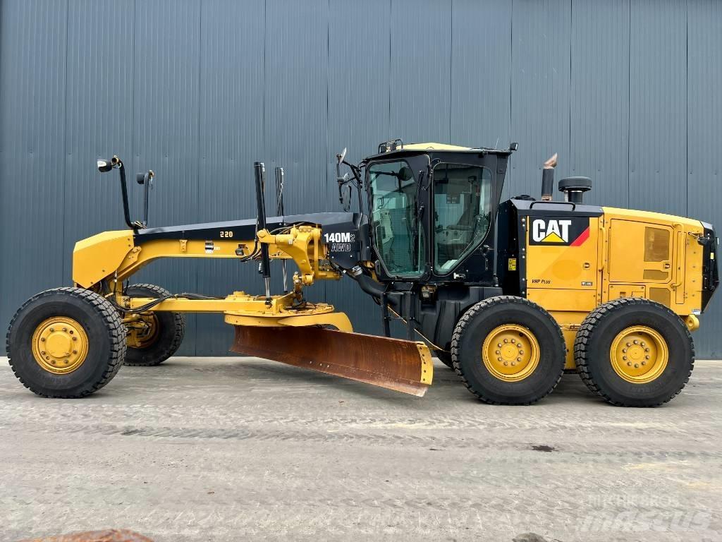 CAT 140M2 AWD Väghyvlar