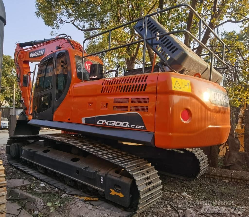 Doosan DX300LC- 9C Bandgrävare