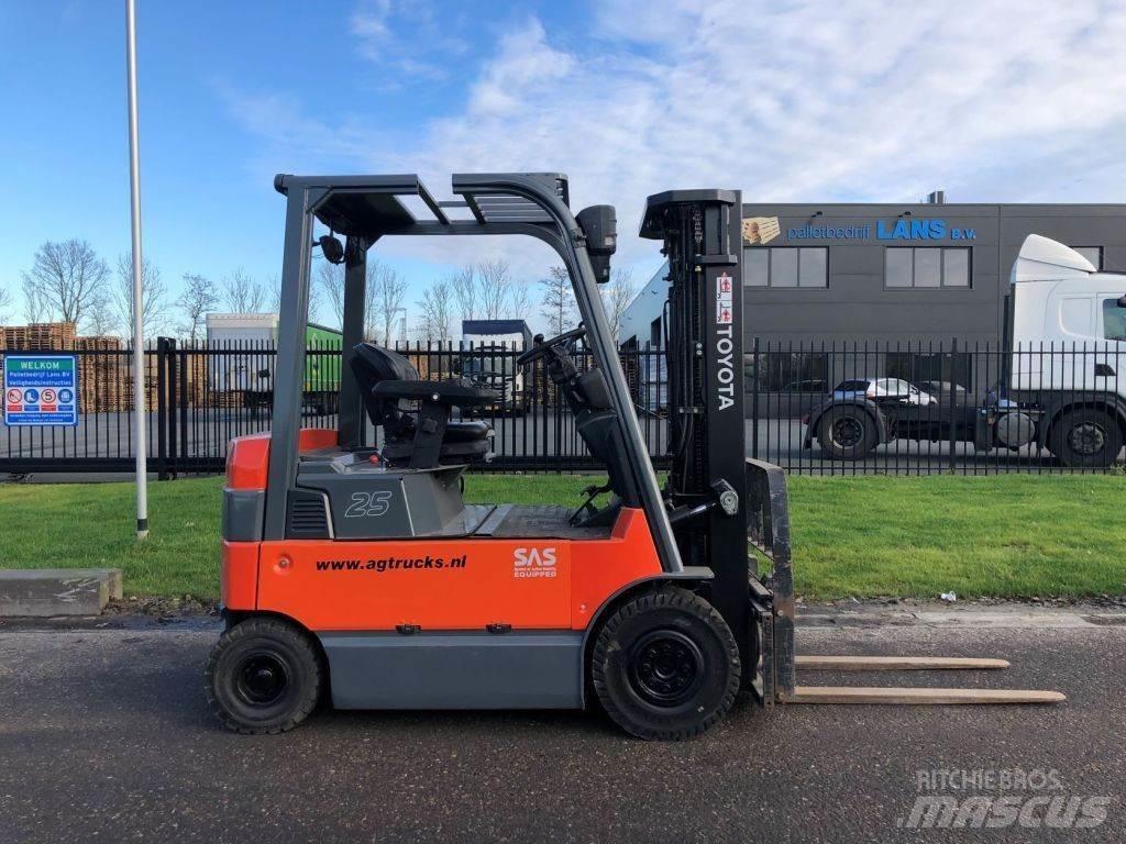 Toyota 7FBMF25 Elmotviktstruckar